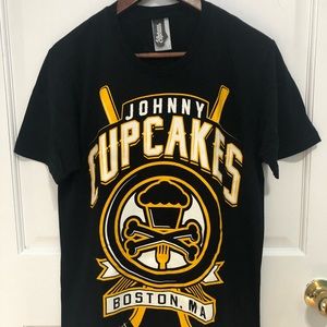 Johnny cupcakes Boston bruins shirt medium